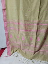 Elegant Bengal Cotton Saree – Green with Pink Design | Handwoven Beauty